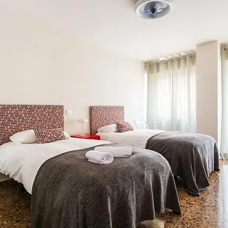 5 Y Dos Banos Apartamento
