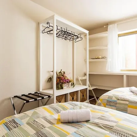 5 Y Dos Banos Apartamento