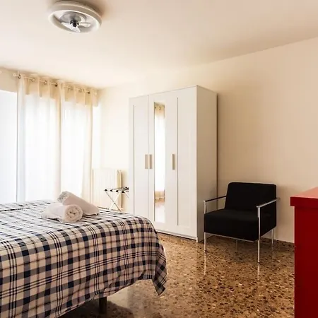 5 Y Dos Banos Apartamento Zaragoza